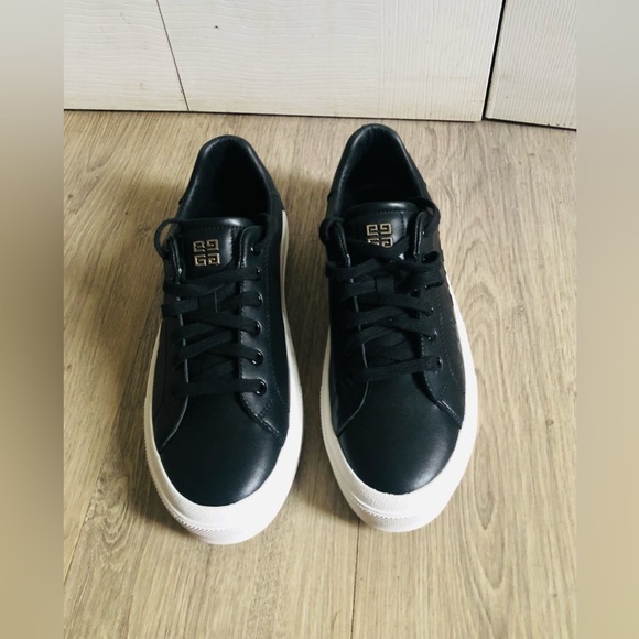 Givenchy men sneakers size 10 US. 44 EU - Picture 1 of 9